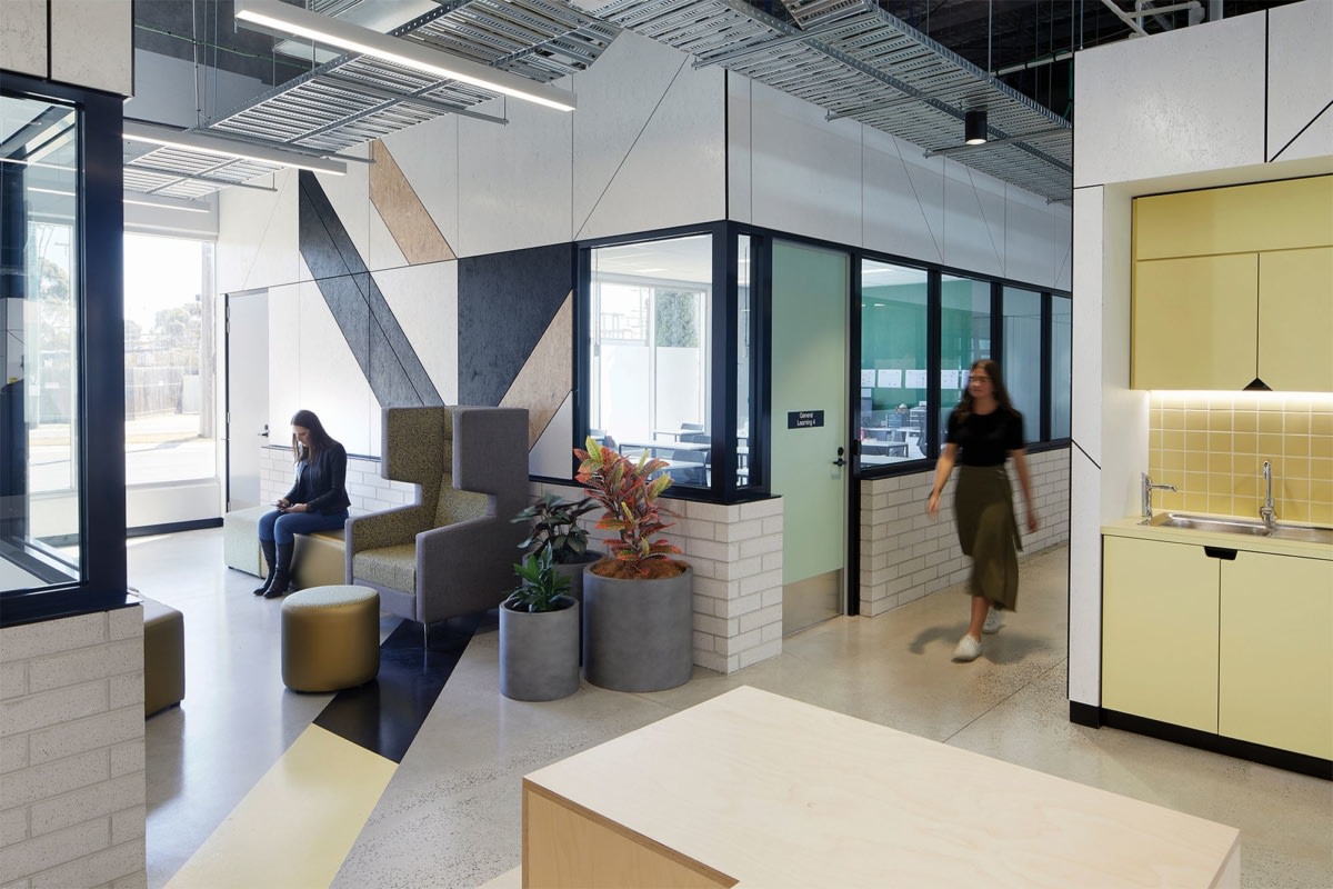 阳光校园 · 墨尔本劣势区中学设计丨澳大利亚墨尔本丨Gray Puksand-15