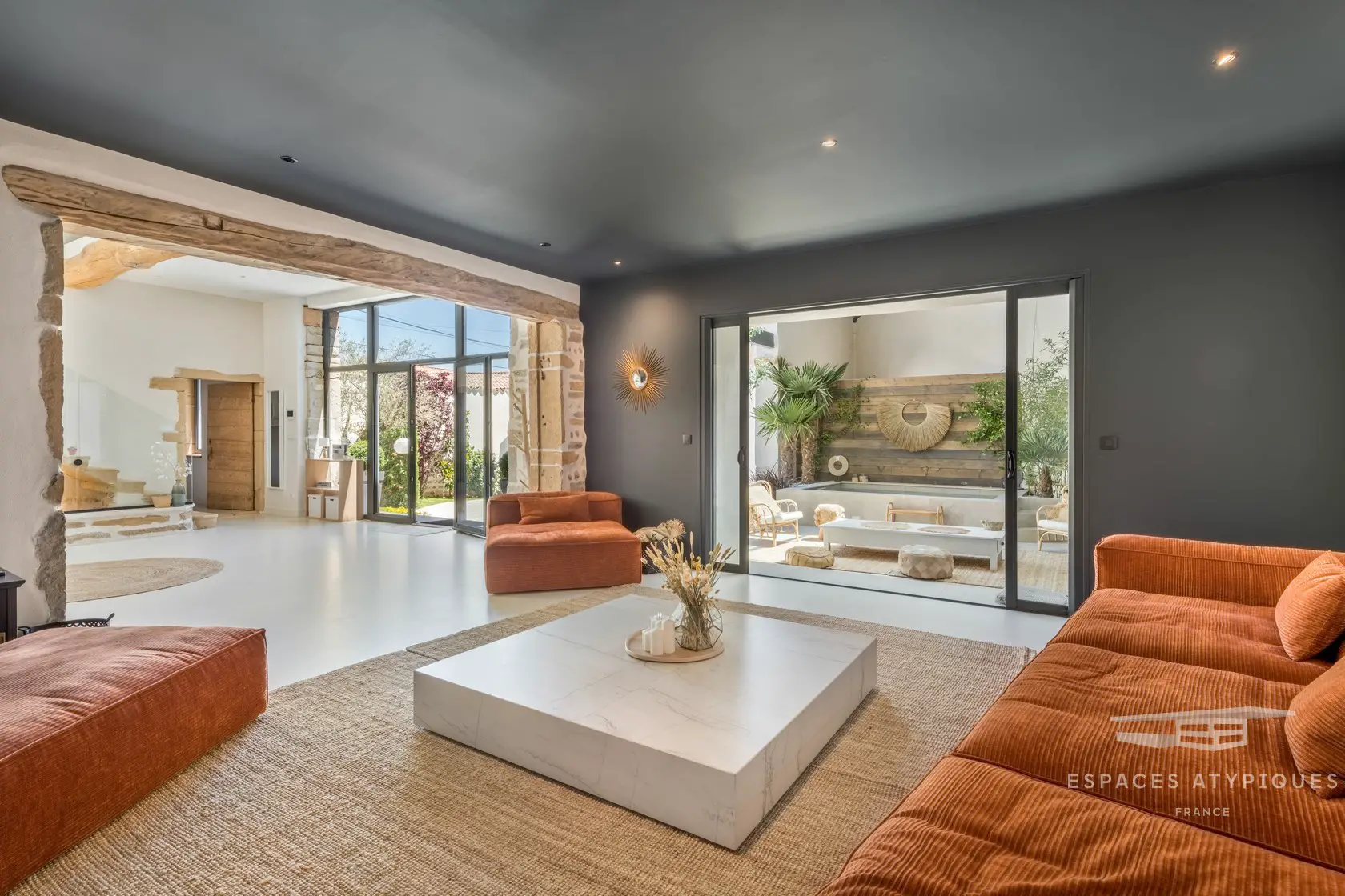 现代风农场别墅 | 传统与创新的完美融合-3