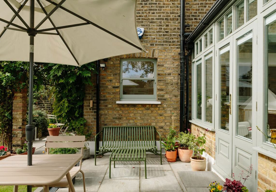 伦敦绿色客厅与桃色卧室的维多利亚式住宅设计-21