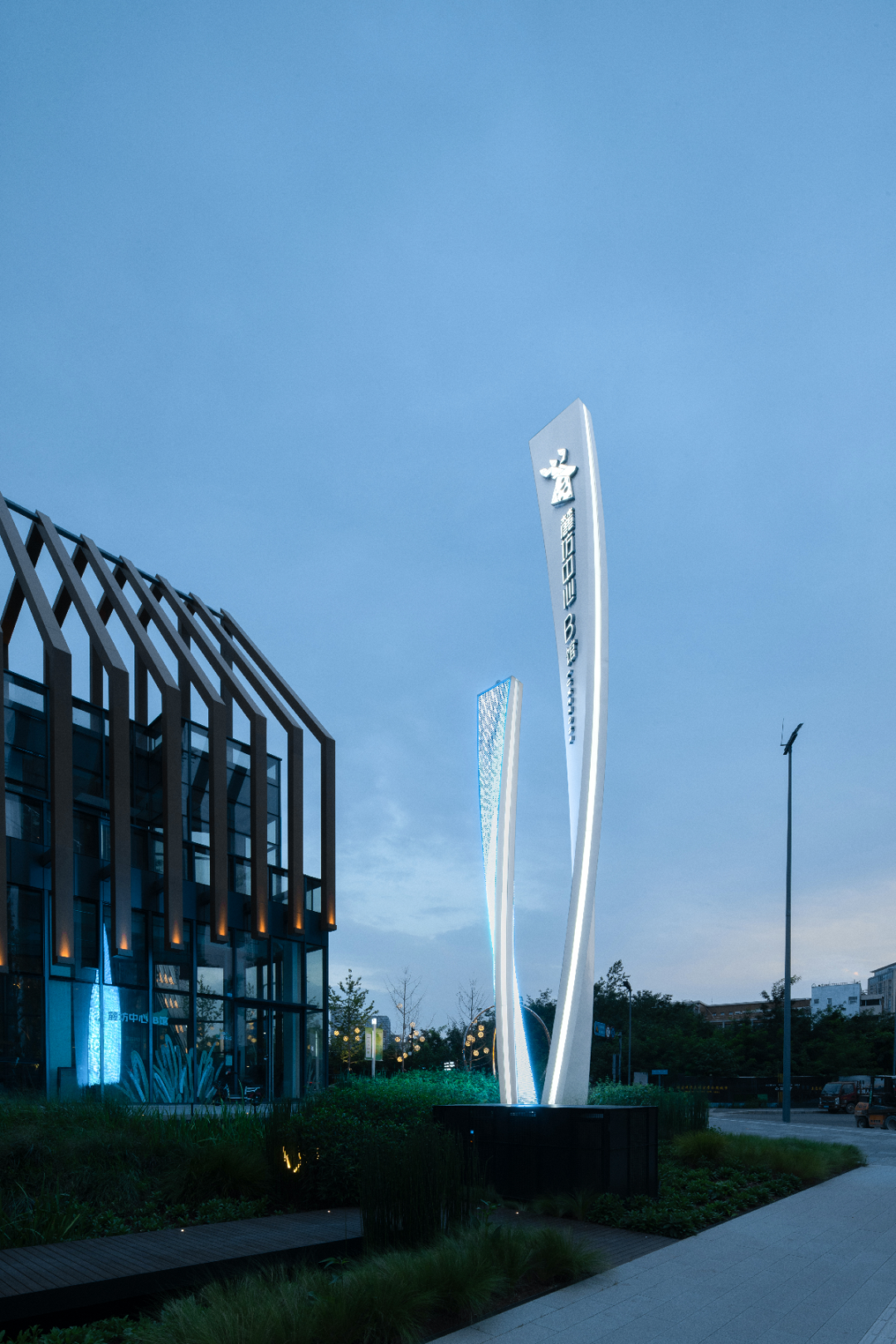 成都麓湖·麓坊中心,时空旅行者丨中国成都丨上海柏熙标识有限公司-7