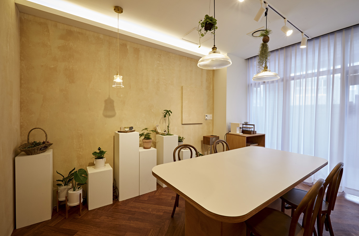 温馨舒适 | 白色木纹打造 8 平米浴室的极简奢华-8