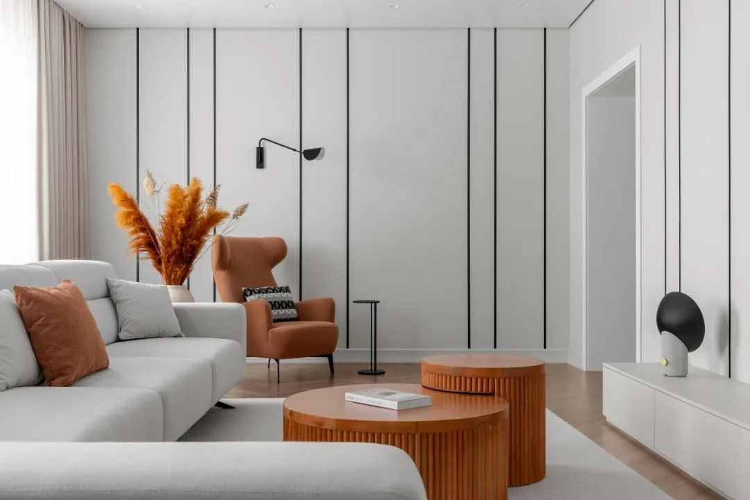 现代公寓中性自然色调设计丨Alexandra Gegi-11