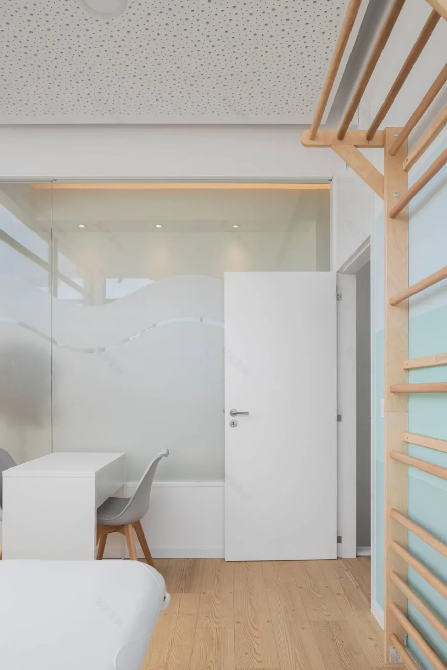 葡萄牙阳光医疗办公室设计丨Arquitetos Rómulo Neto-20