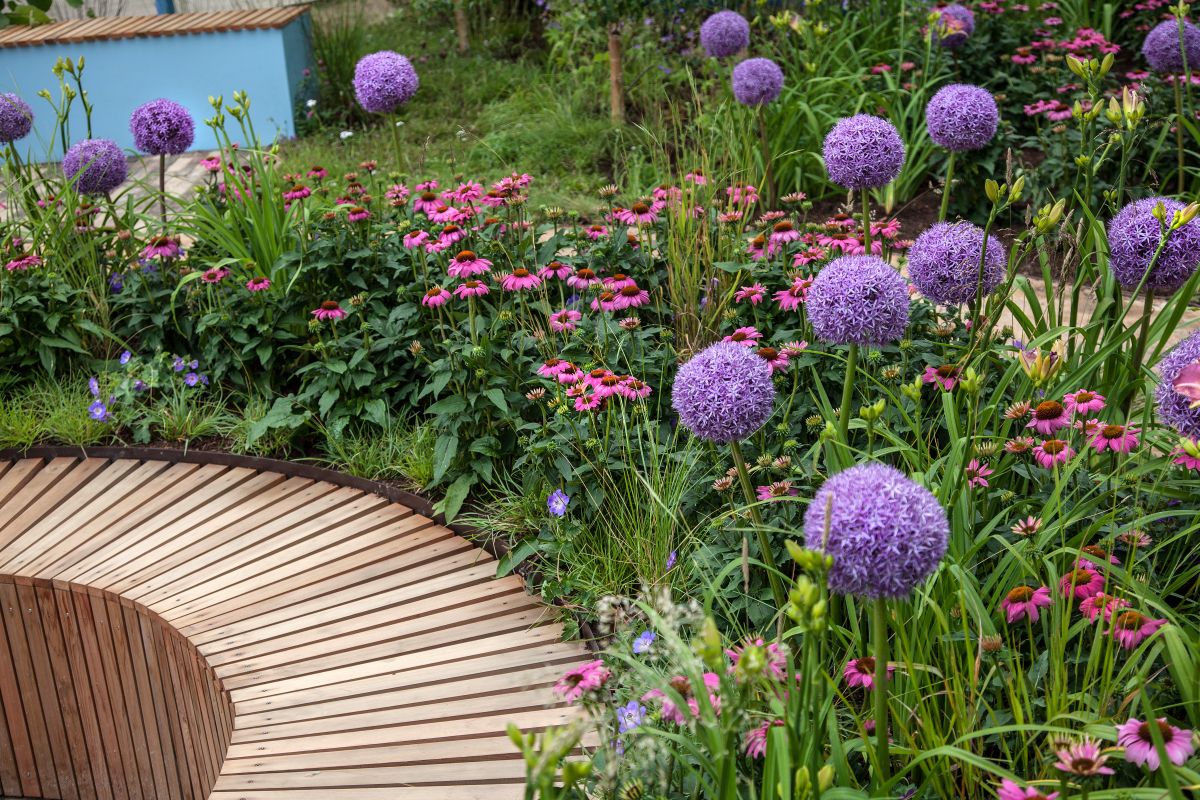 How Garden Benches Can Help You Get The Most Out Of Your Landscape-13