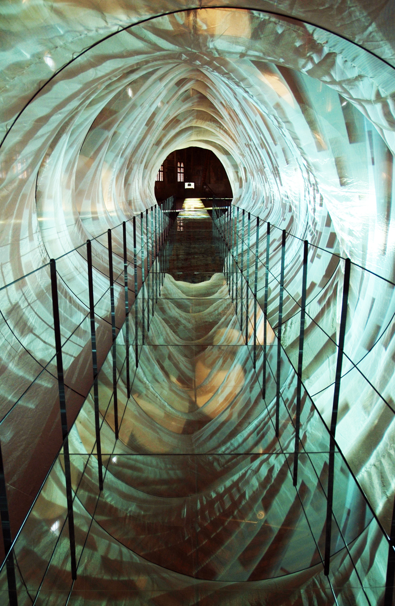 两条鲤鱼(水,土 – 村,城 – 现象学)-7