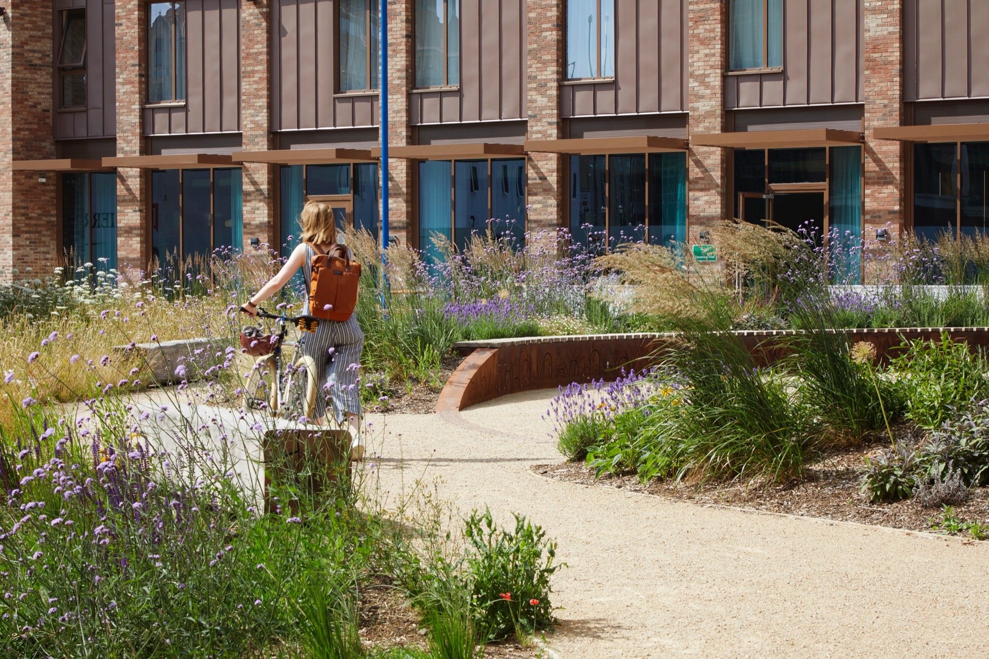 英国 Glassfields 广场丨英国布里斯托尔丨B|D 景观建筑师-12