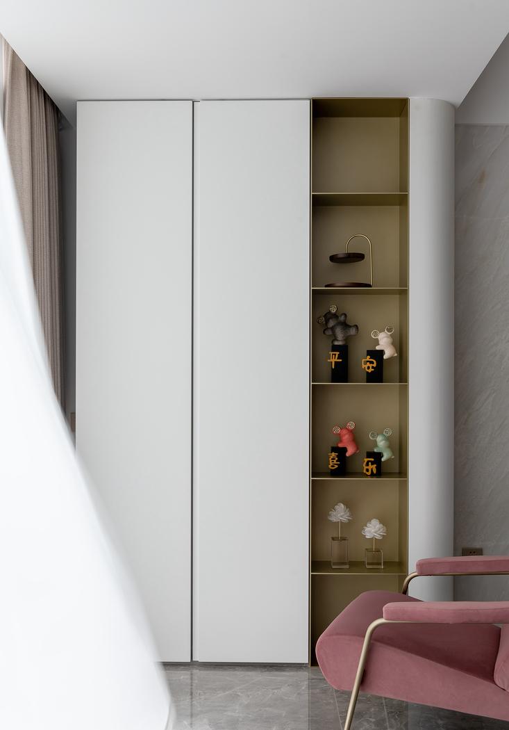 现代轻奢风四口之家设计-19