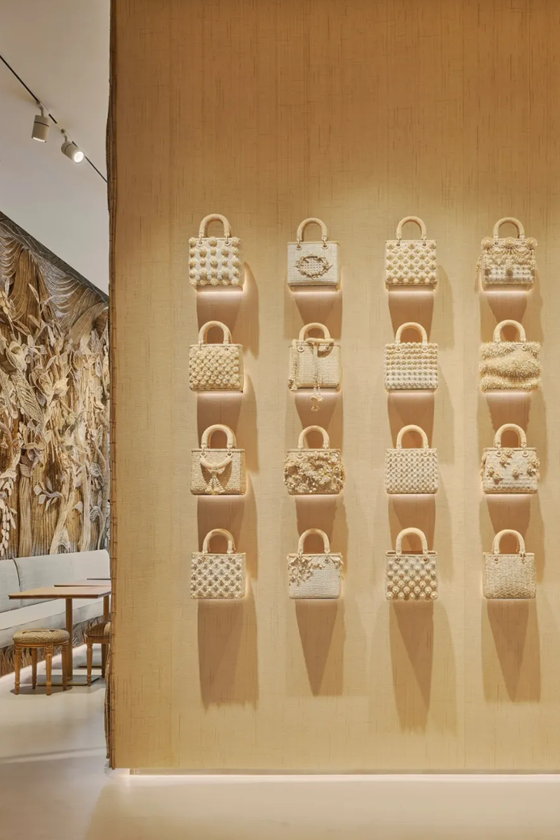 Dior 快闪店「黄金屋」丨泰国曼谷丨Dior 视觉营销创意总监 Luca Albero-61