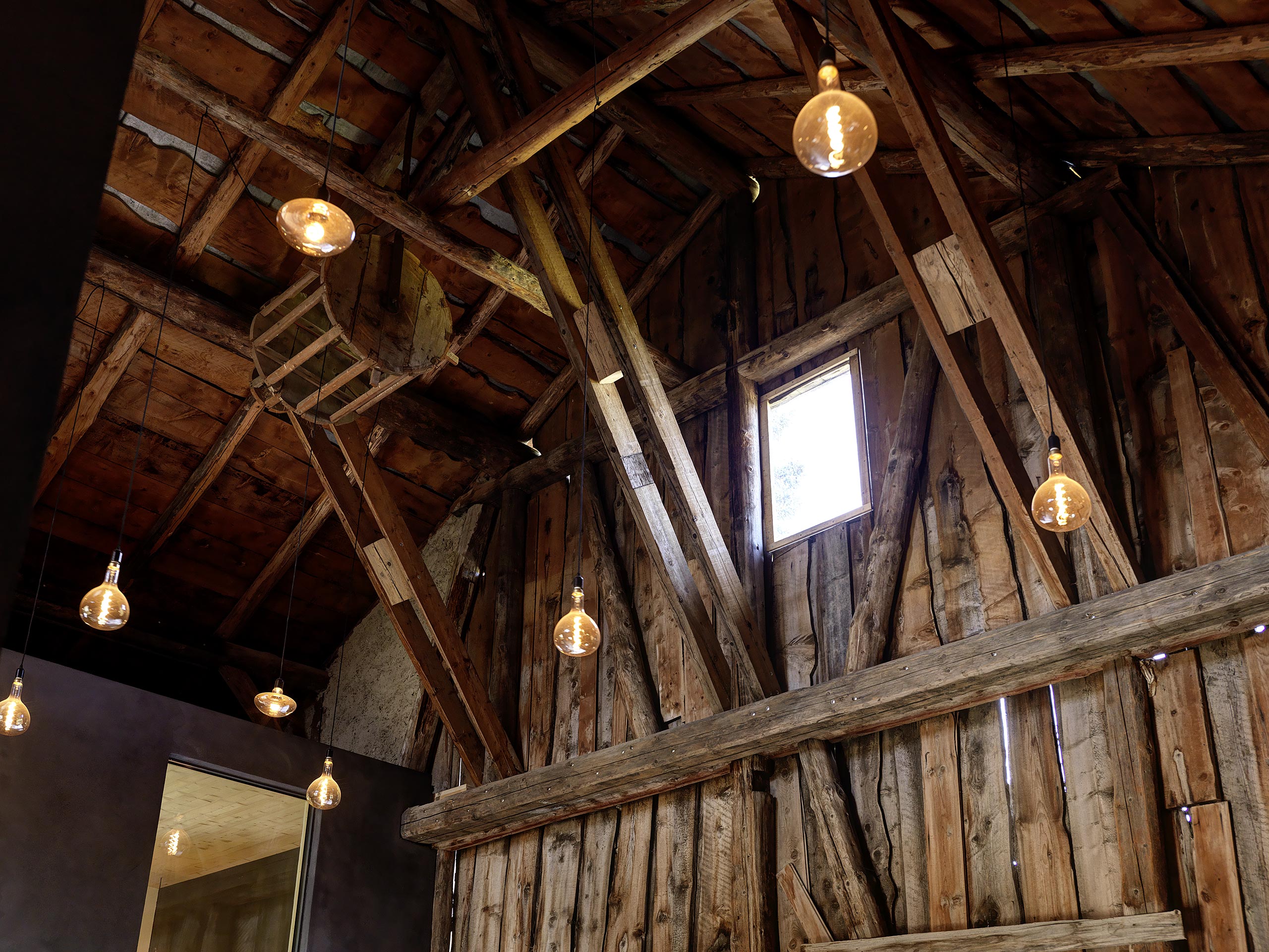 瑞士山地小屋的现代改造丨Christoph Cavigelli-39