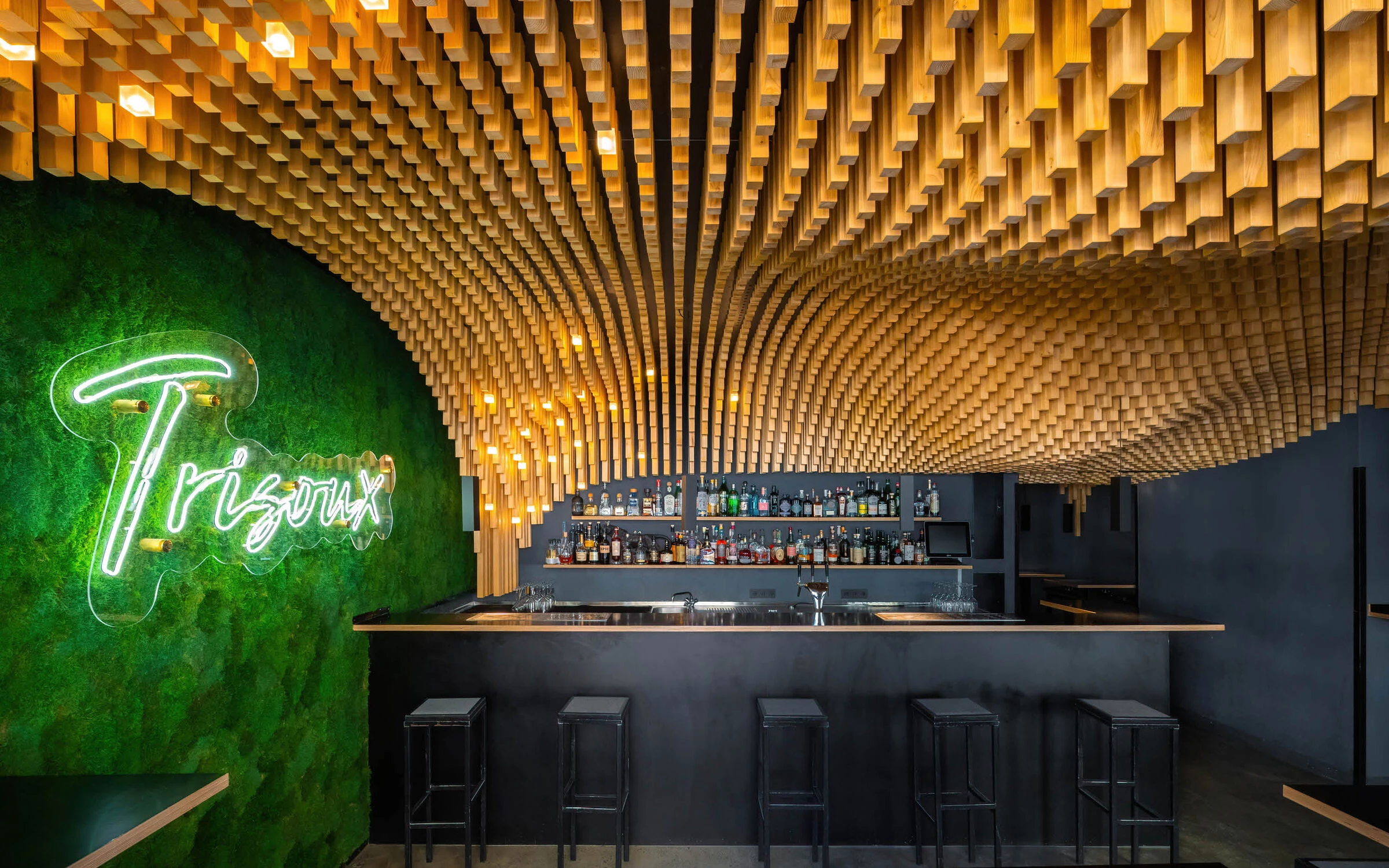 Trisoux Bar | Martino Hutz Architecture | Archello-1