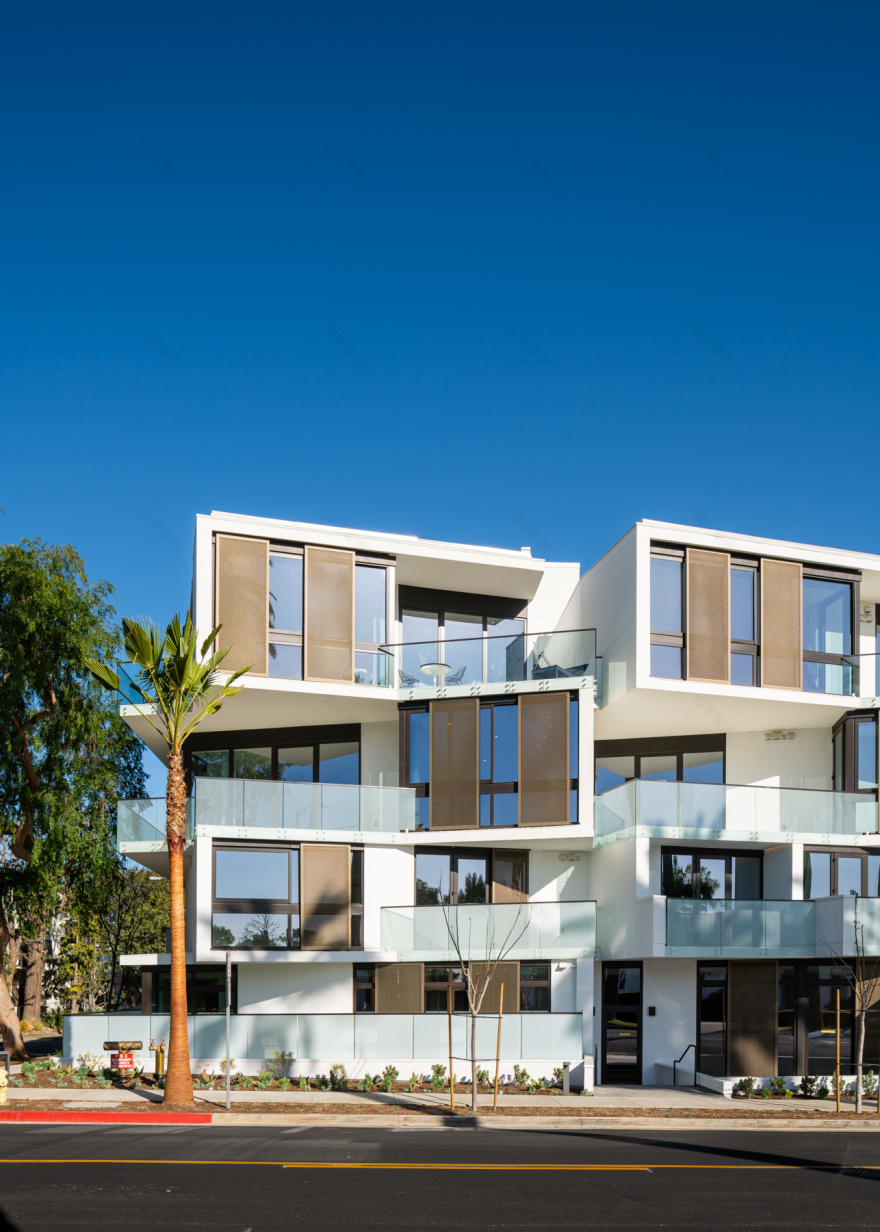 .wp-custom-logo .site-container .title-area {
max-width: 90px;
}
.wp-custom-logo .title-area {
padding-top: 11.176470588235px;
}
-8