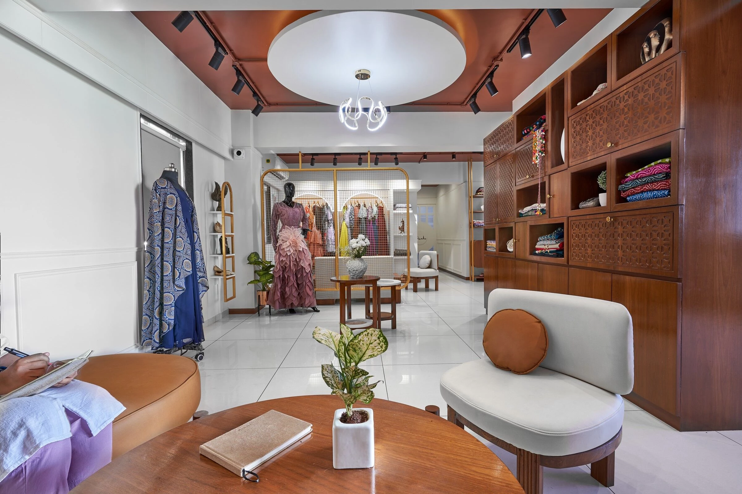 Reviving Elegance 时尚服装店室内设计丨印度丨Ingenious Studio-27