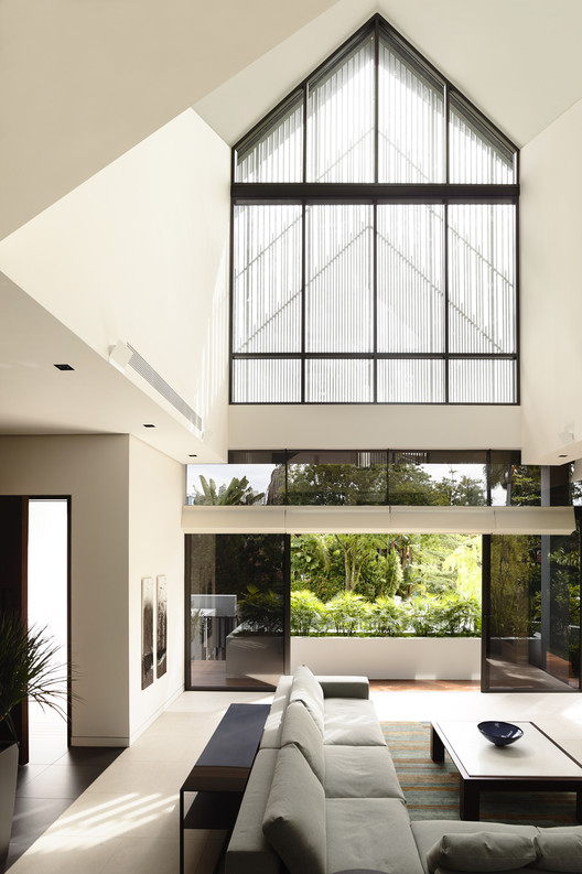 2 Holland Grove   A D LAB-16