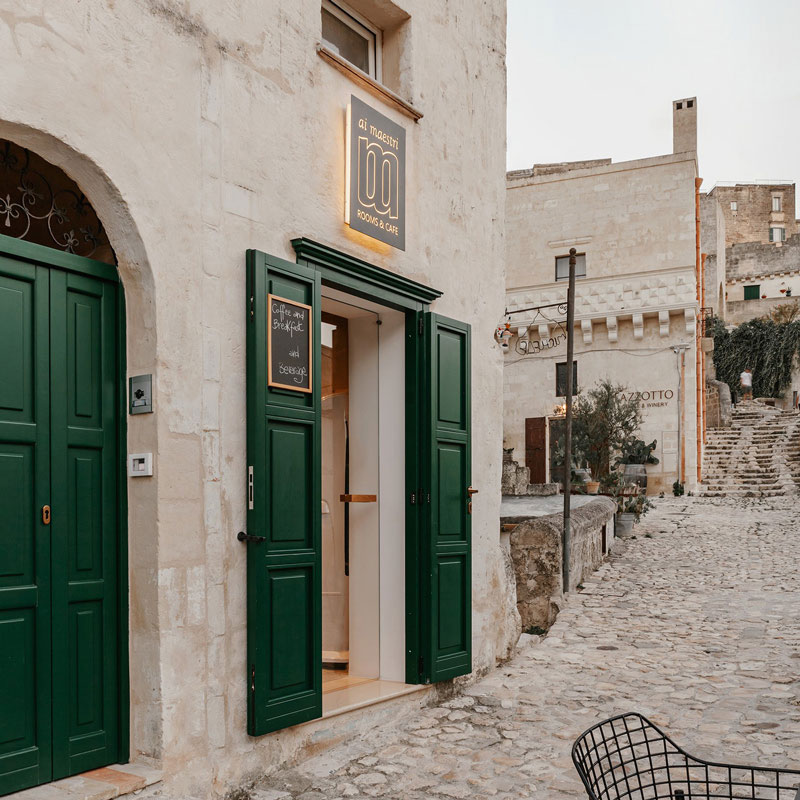 火山岩墙壁和古董花瓶：意大利的艾马斯特里迷你酒店-2