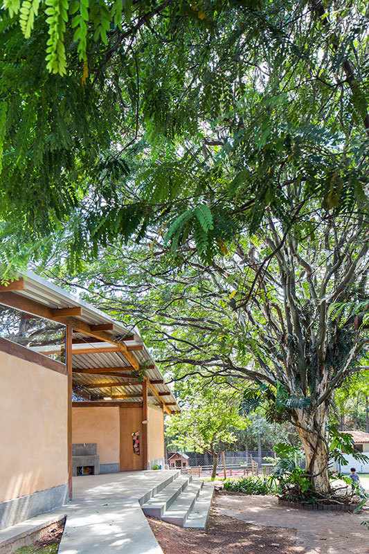 巴西 Ecoara Waldorf School 有机建筑营造温馨学习环境-33