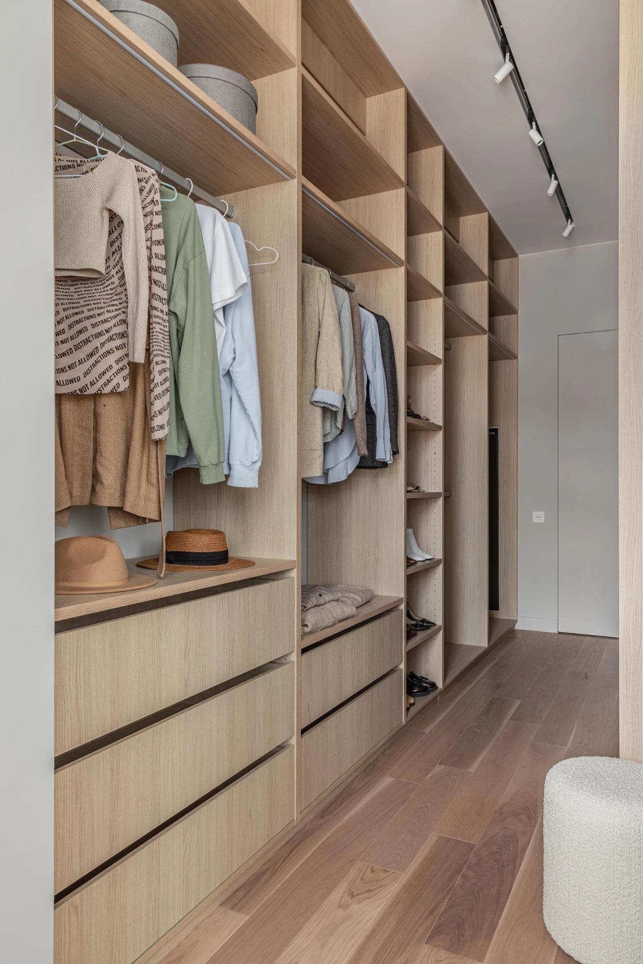 五口之家 160㎡明亮温馨空间设计丨投稿-11