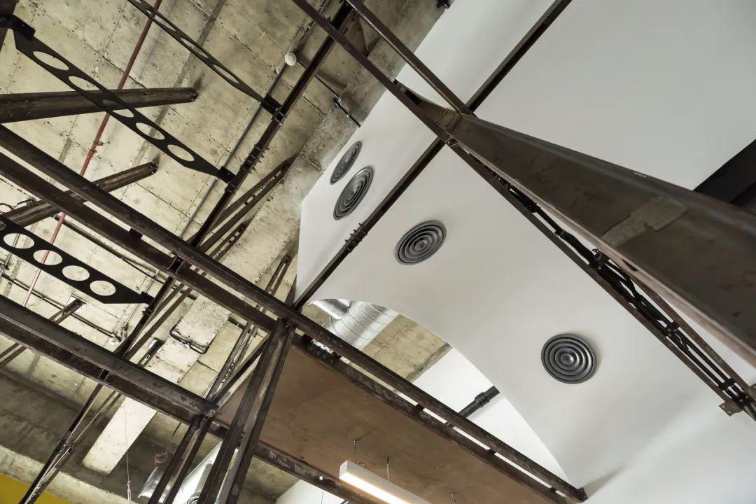 框架系统构建空间层次:建筑办公室丨印度丨Studio Juggernaut-42