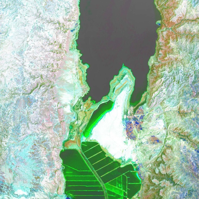 Blue Farmland可译为蓝色农田，但huaikuanchung不是一个常见的英文词汇或有公认含义的词语，不清楚其确切指的是什么，无法完成该部分的准确翻译 丨以色列-28