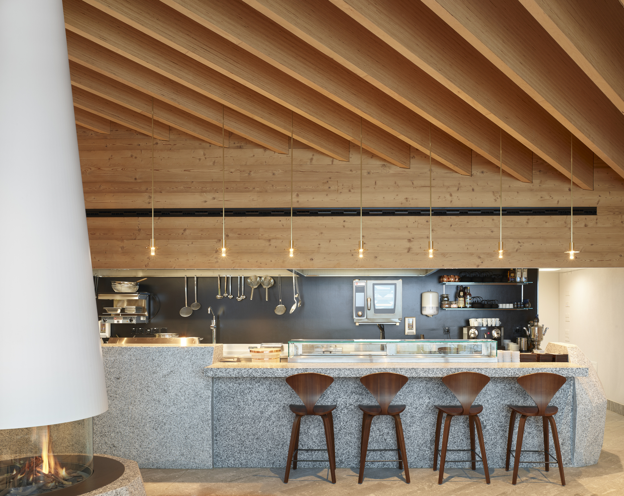 Restaurant Gütsch / Studio Seilern Architect -40