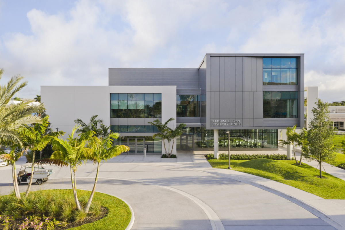 克里斯汀·E·林恩大学中心-4