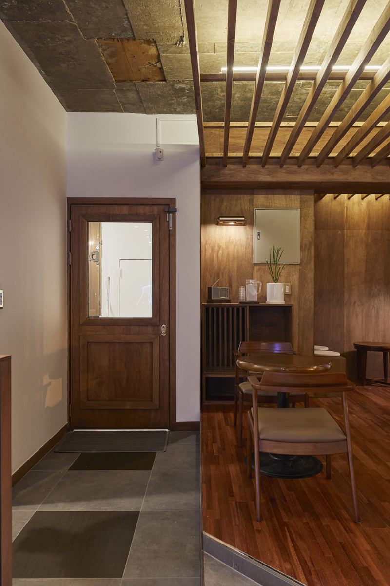 复古风情 14 坪小咖啡馆，打造温馨空间-11