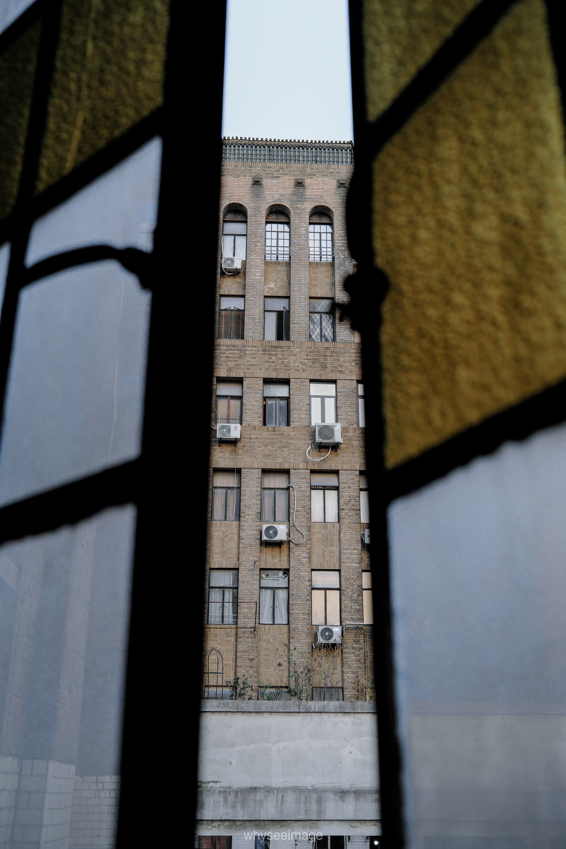 在被框选的画面之外 · 不如回到街头丨中国上海丨whyseeimage-74