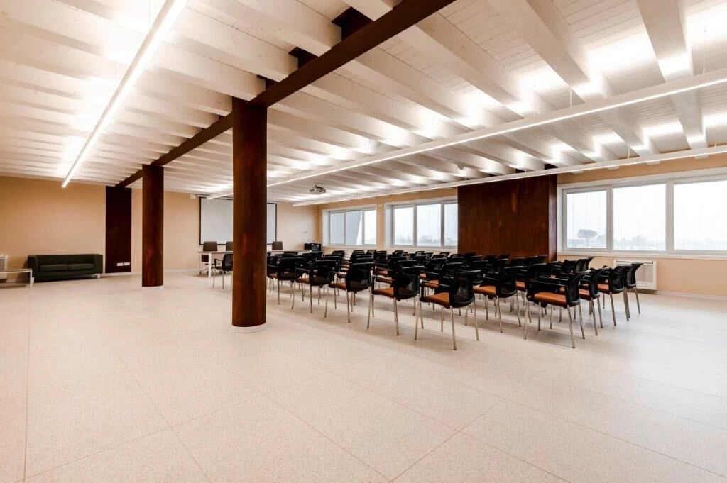 意大利 VPS 公司行政大楼丨Newfloor-5