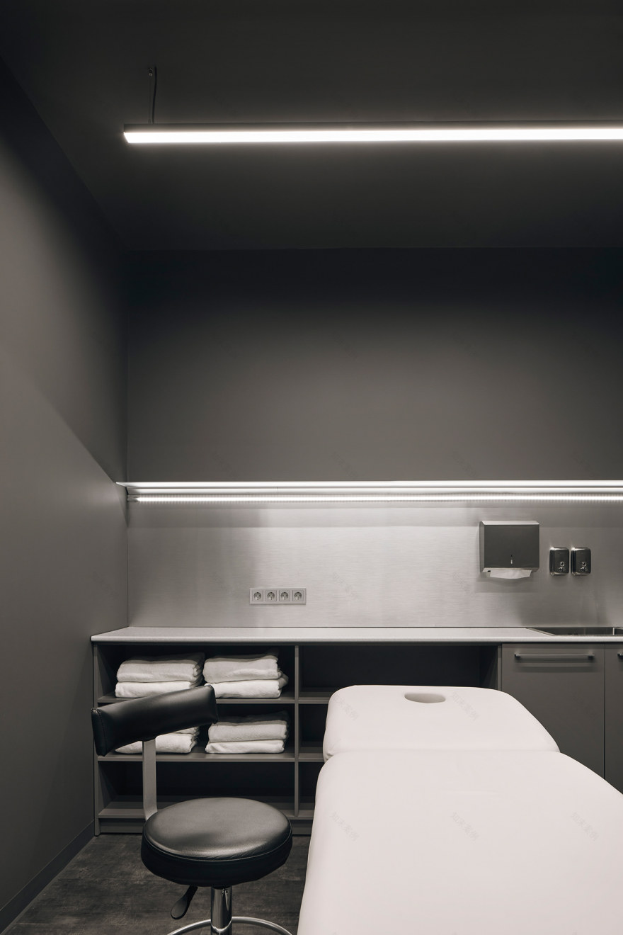 Different 美容诊所丨荷兰丨Ruben Movsisian 等-9