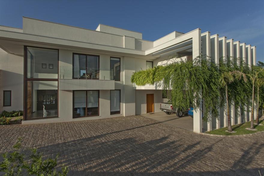 巴西 Pedras 住宅 | 现代设计与自然景观的完美融合-5