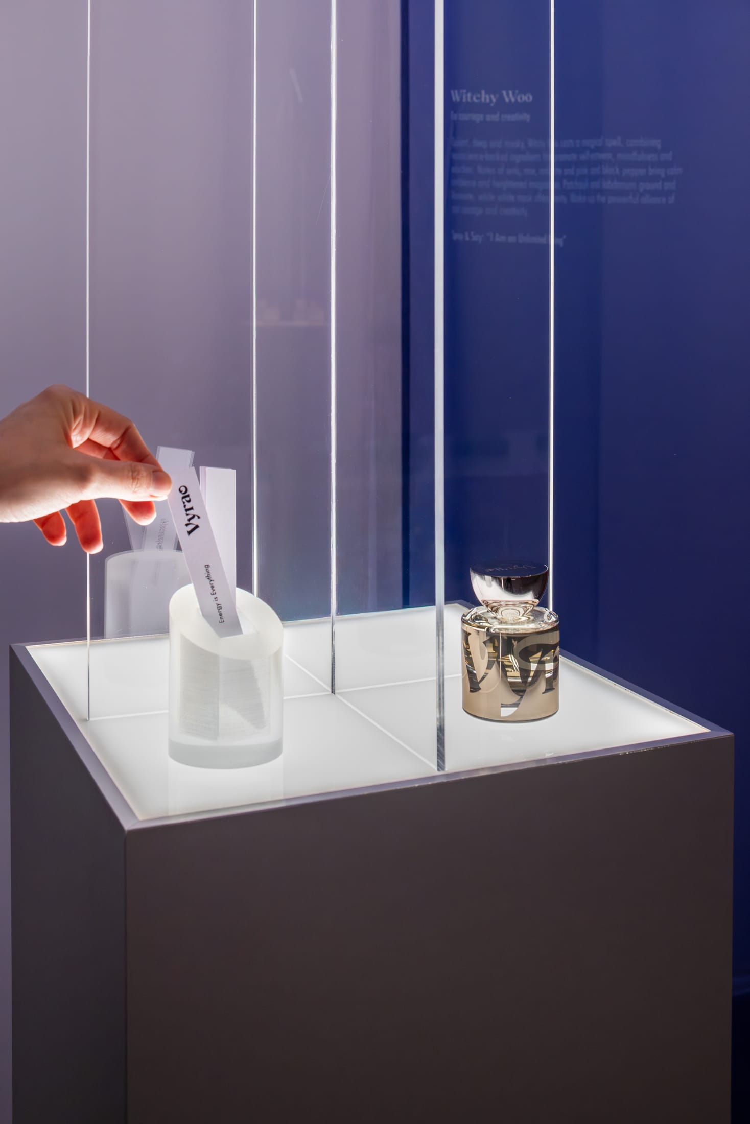 Vyrao和AMO纽约快闪店空间设计丨美国纽约丨AMO（OMA研究与设计工作室）-11