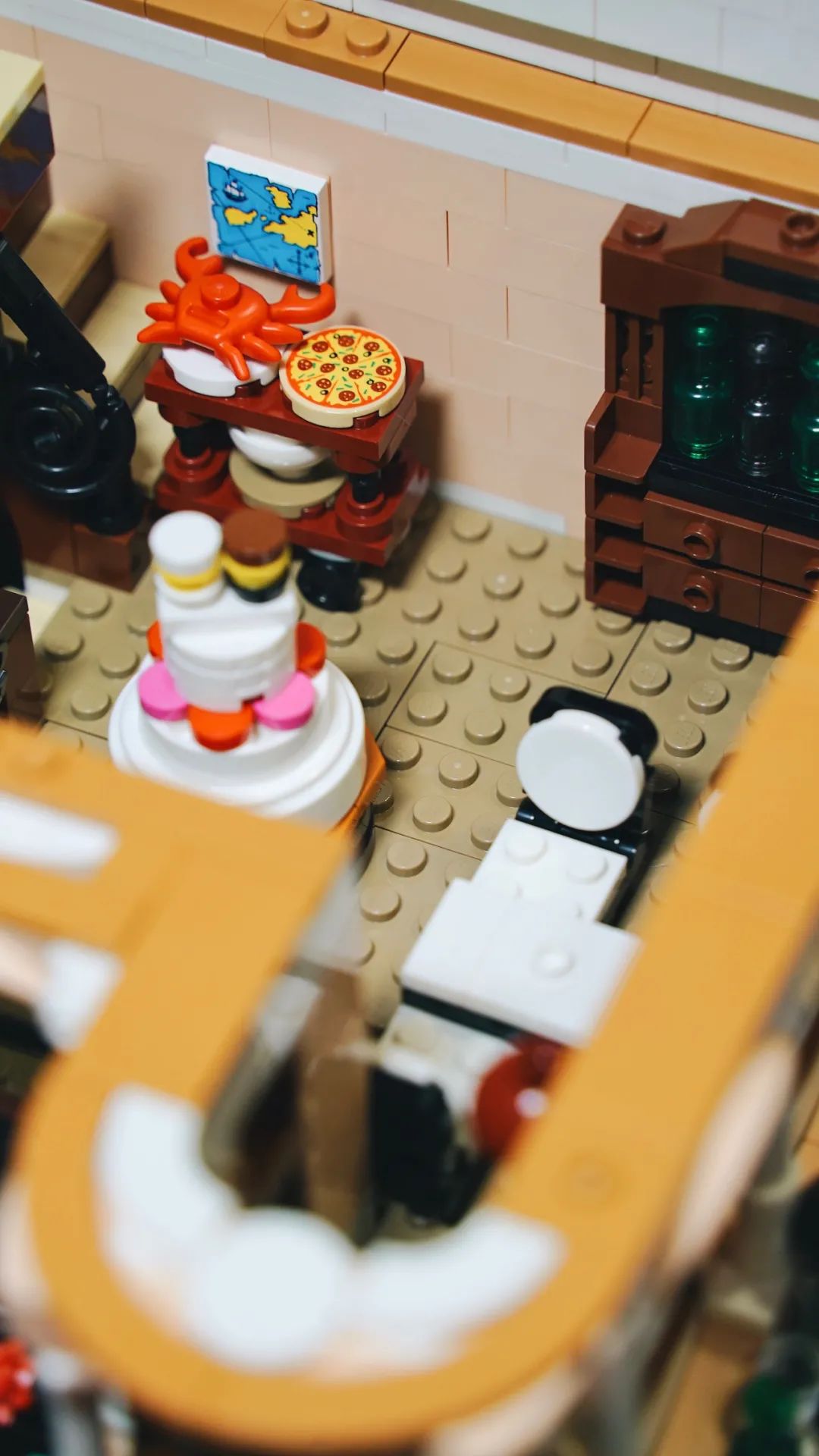 【精彩MOC欣赏】三套乐高街景10297组成的超级转角精品酒店——《皇家花园酒店》-122