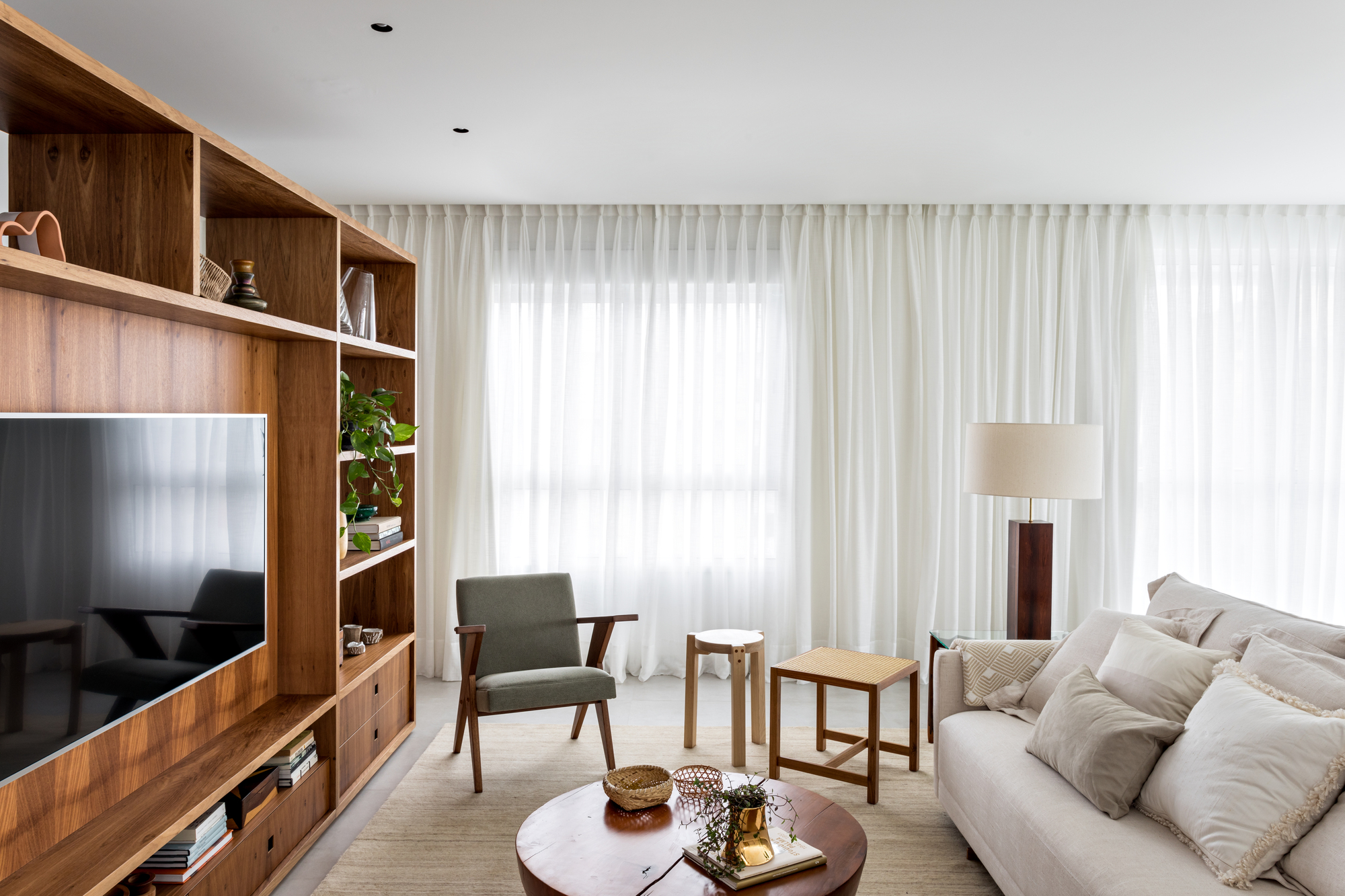 Praia Mansa Apartment / Leandro Garcia-12