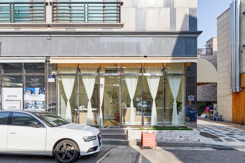 13 坪极简风个性商店设计-7