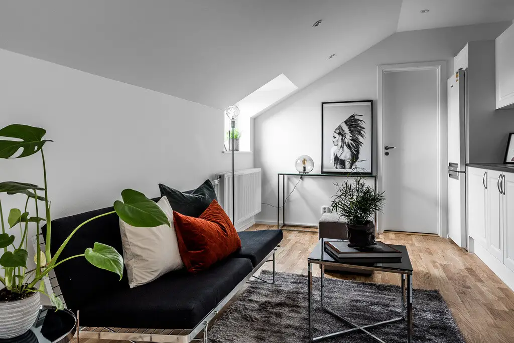 瑞典双室对比 | 女性化与中性空间的室内设计魅力-13