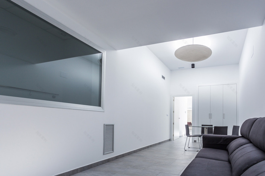 小镇殡仪馆,西班牙 / Juan Carlos Salas-44