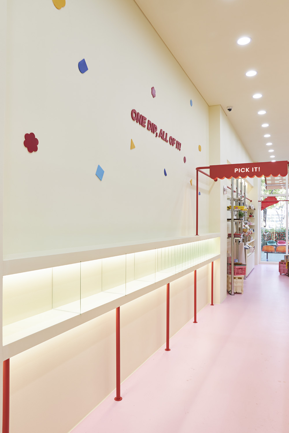 甜蜜四季 | 28 平糖果色甜品店设计-21