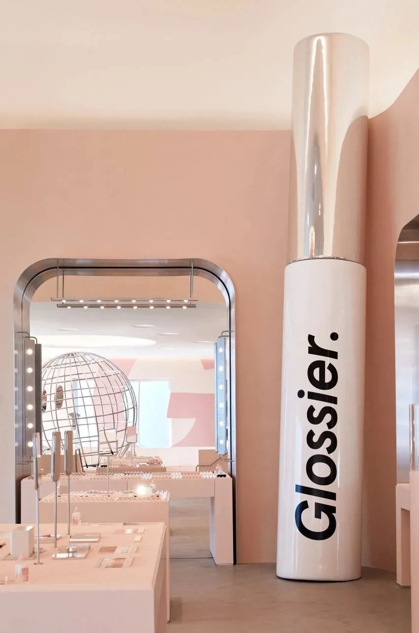 洛杉矶 Glossier 美妆店丨美国洛杉矶丨Glossier 内部团队-12
