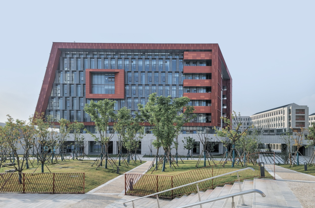 西区新城高级中学丨中国扬州丨华造设计-44