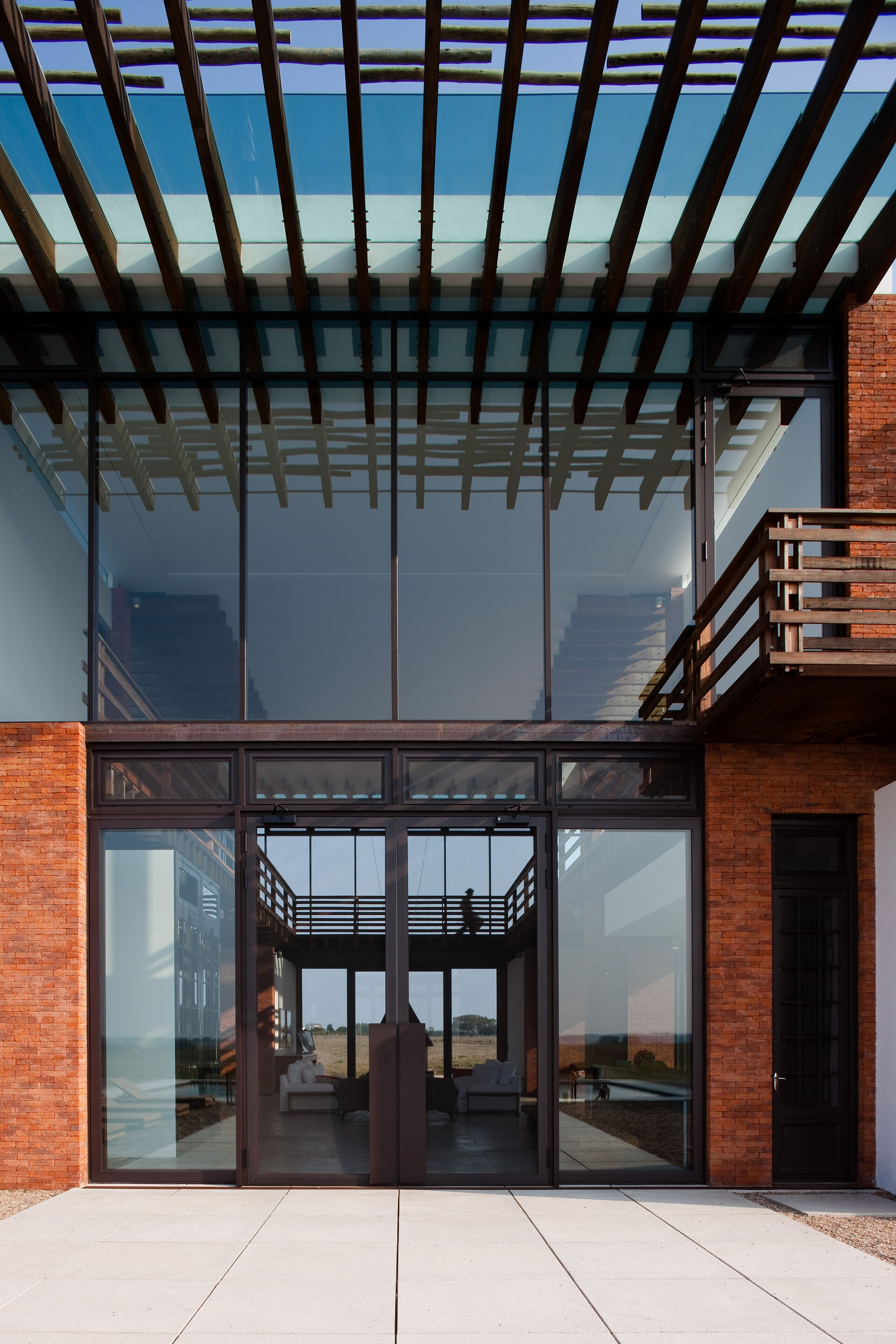 乌拉圭度假屋 | 砖石矩阵中的光影游戏-38