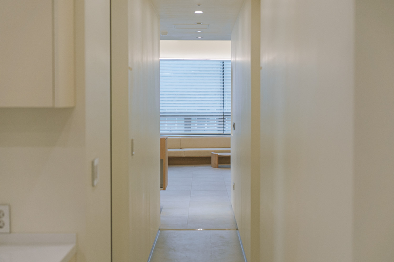 明亮简约的 55 平米牙科诊所设计-10