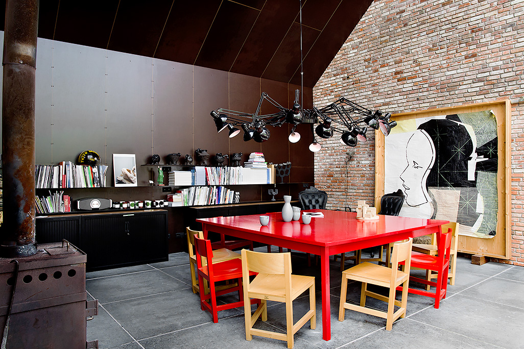 The Lazy Modernist chair - a recliner for the design savvy. — Design.daily-13