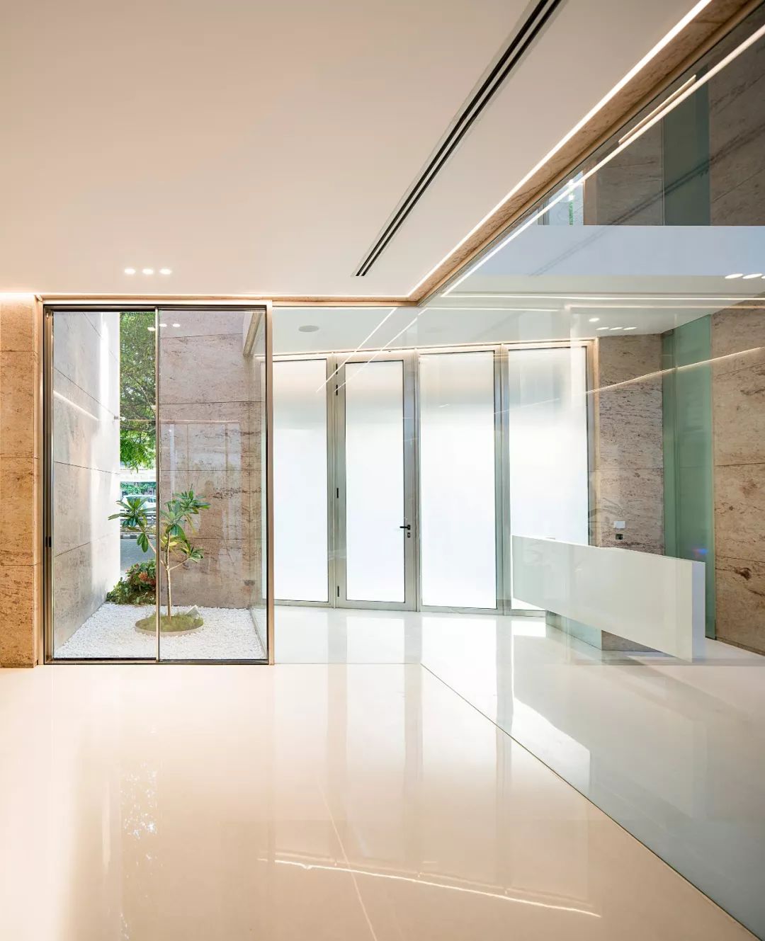 印度感性遇见西方想象的 Charged Voids 设计公司-6