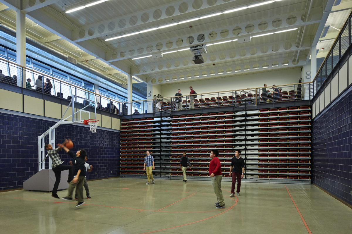 雷斯贝克航空高中-25