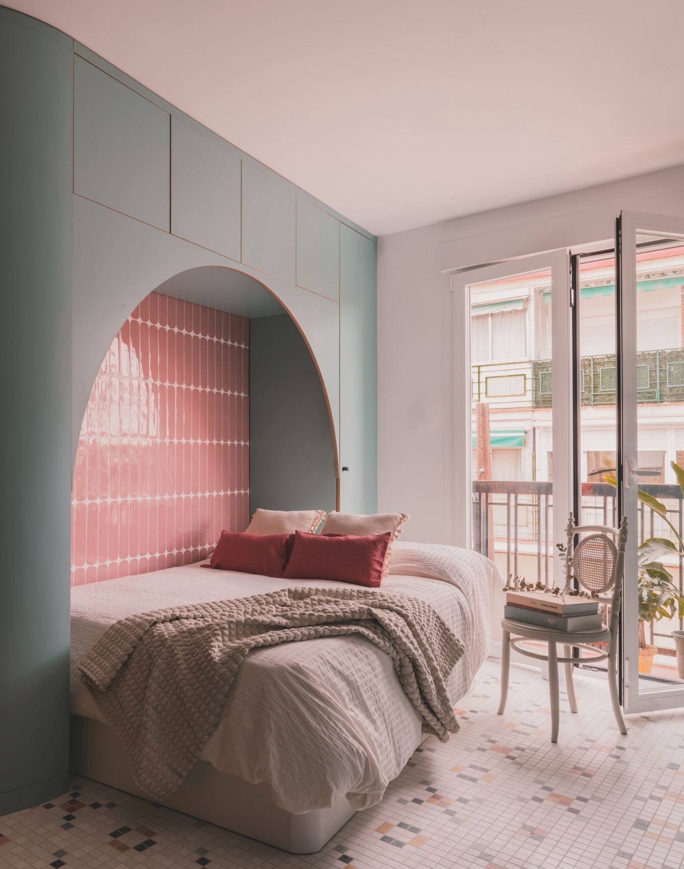 马德里50平米彩色独特公寓丨西班牙马德里丨OOIIO Architecture-18