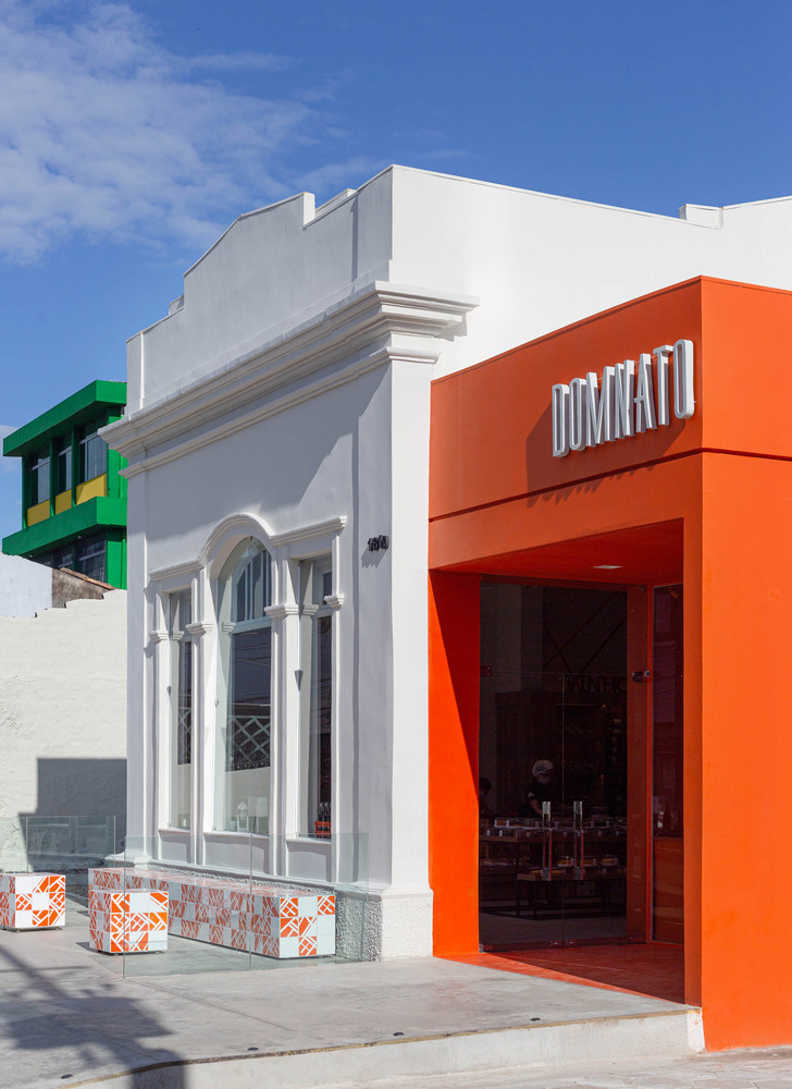 巴西 DomNato Bakery 旧屋新生呈现品牌特色-36