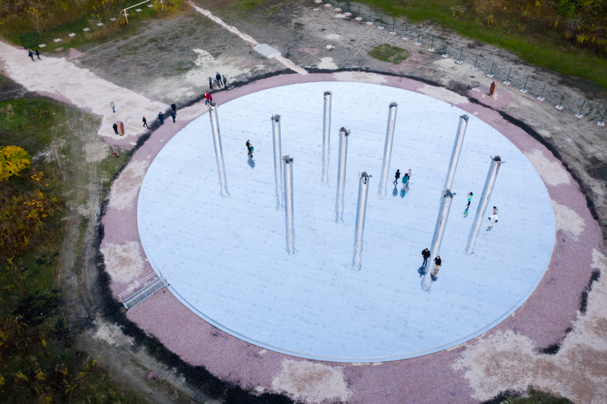 Mirror Field Installation / Babyn Yar Holocaust Memorial Center-12