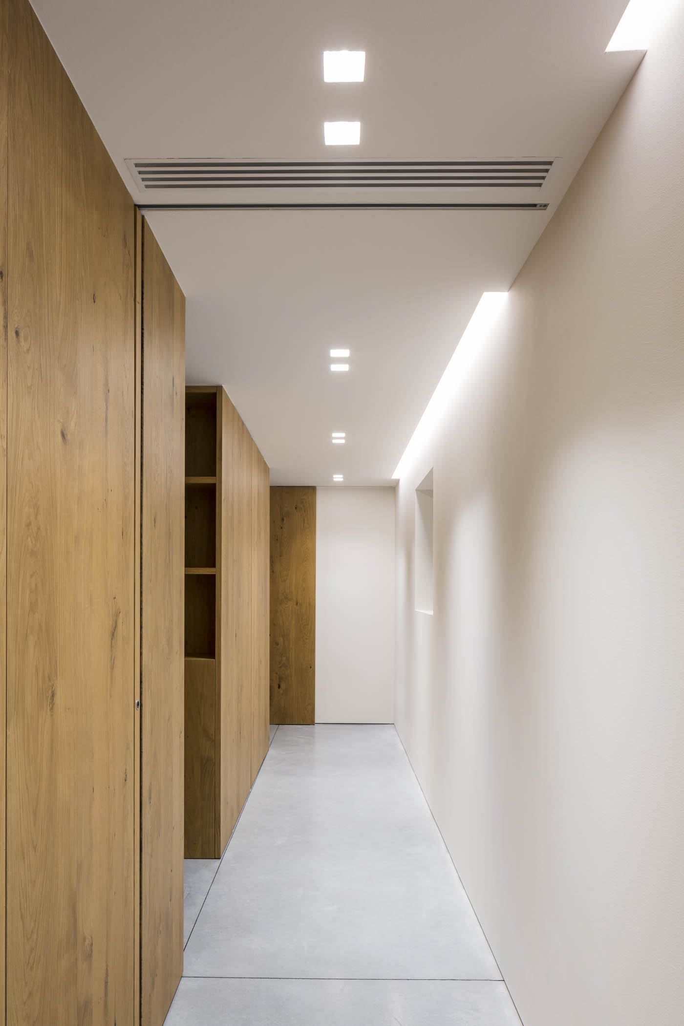 现代简约风格别墅设计，融入自然与私密空间-12