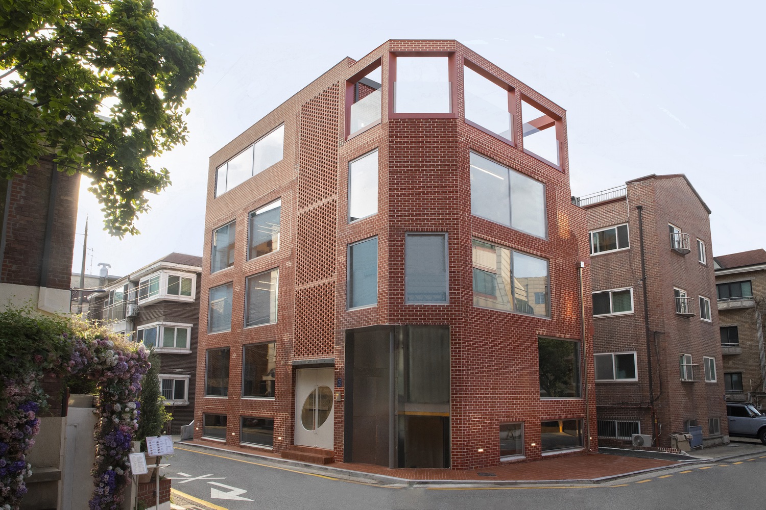 首尔 SINSA 大楼改造丨韩国首尔-19