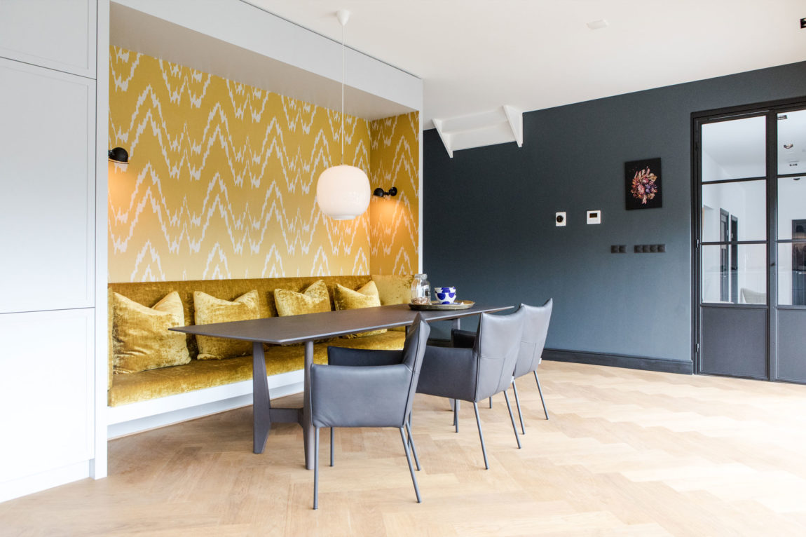 Remodeling of an Old Penthouse, Formerly a School, Into a Private Home-34