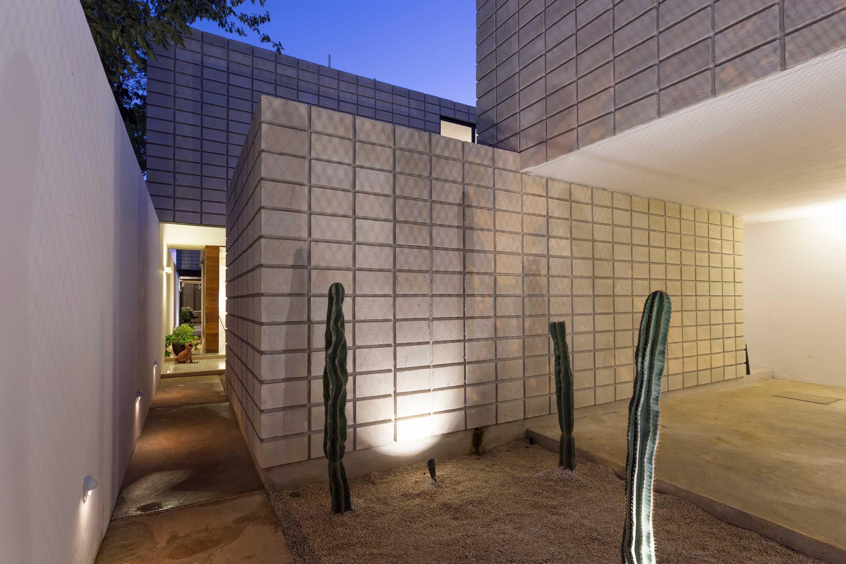 拉查亚 · 手工艺科技之美的现代住宅-30